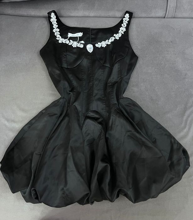 Продам платье новое