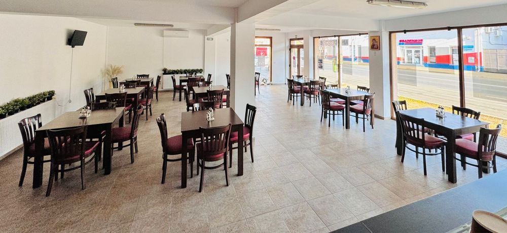 Sala/local de evenimente de inchiriat.