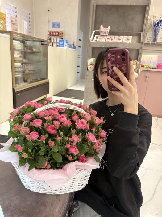 розы в корзине софи