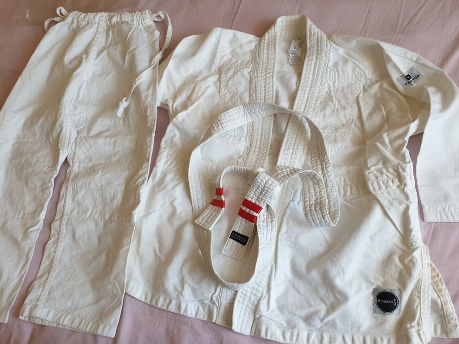 Продам кимоно для каратэ б/у