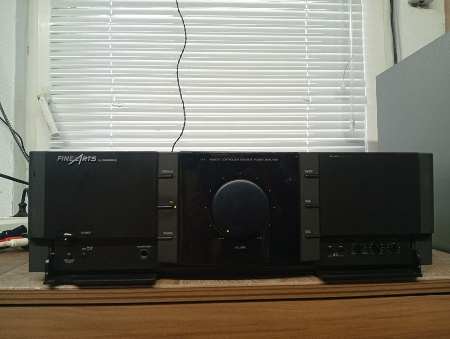 Усилвател Grundig FineArts V-1
