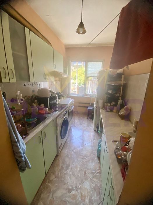 Продава се Многостаен апартамент в Бургас, Център - 134 кв.м за 2008 €/кв.м - Снимка #1