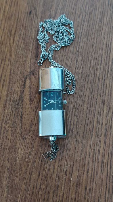 Ceas pandativ,medalion ,quarț