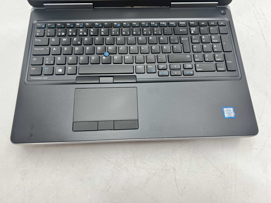 Dell Precision 7520 15.6" IPS FHD i7-7820HQ 32GB 510GB M1200/->Отлични