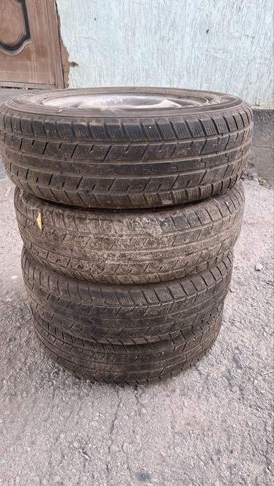Продам зимние шины 14-го размера для легковых автомобилей