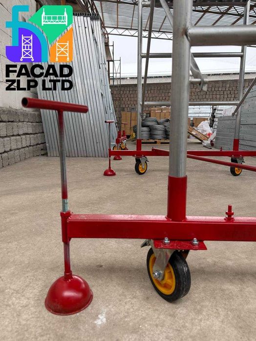 Строительные леса на колёсах с паддоном для фасадных внутренних работ