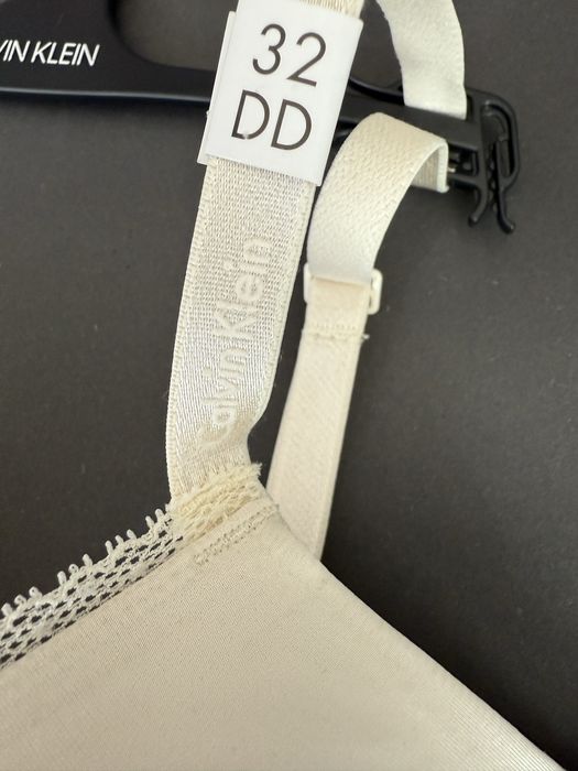 Сутиен с повдигащ ефект Calvin Klein /65E, 70D/