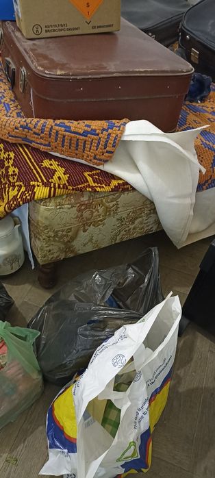 Mobilă veche lemn nuc