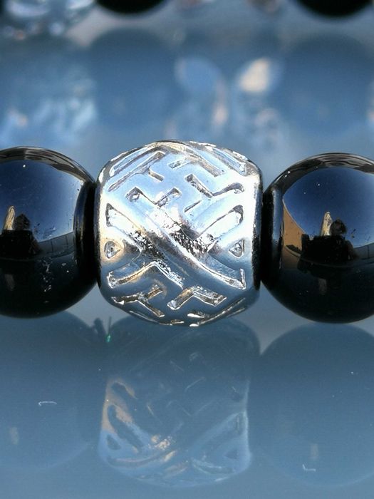 Дамска Гривна от 10 мм Натурален Черен Турмалин и Медицинска Стомана