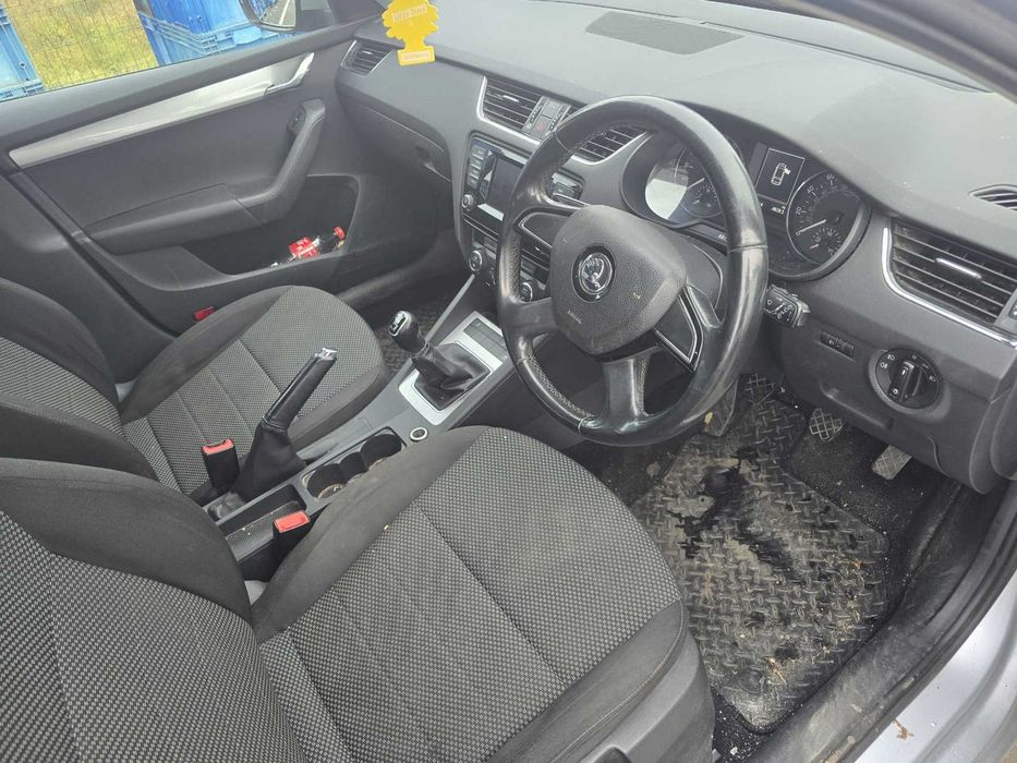 Dezmembrari dezmembrez Skoda Octavia 3 Combi 1.6 TDI cod motor CLH