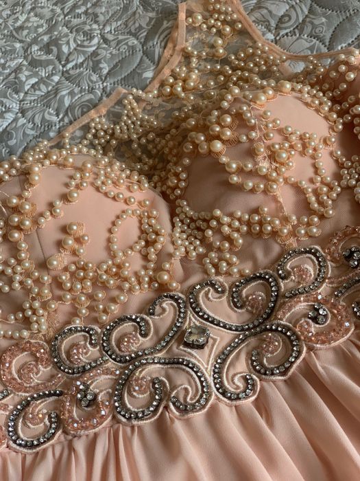 Бална рокля в цвят пудра