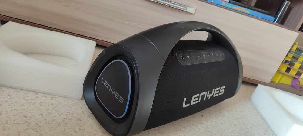Колонка  LENYES в идеальном состоянии
