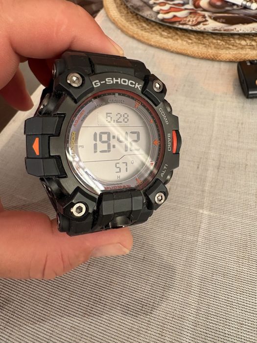 Casio 9500 перфектен в гаранция