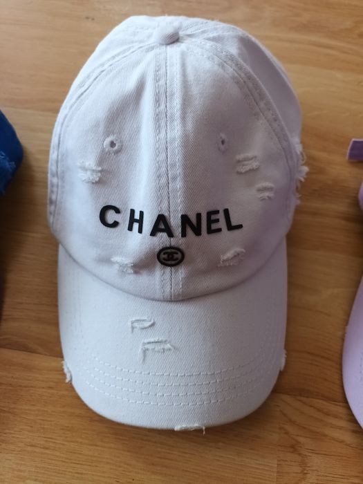 Chanel шапки с козирка