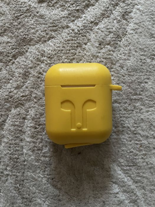 Продаю б/у эйрподсы первого поколения