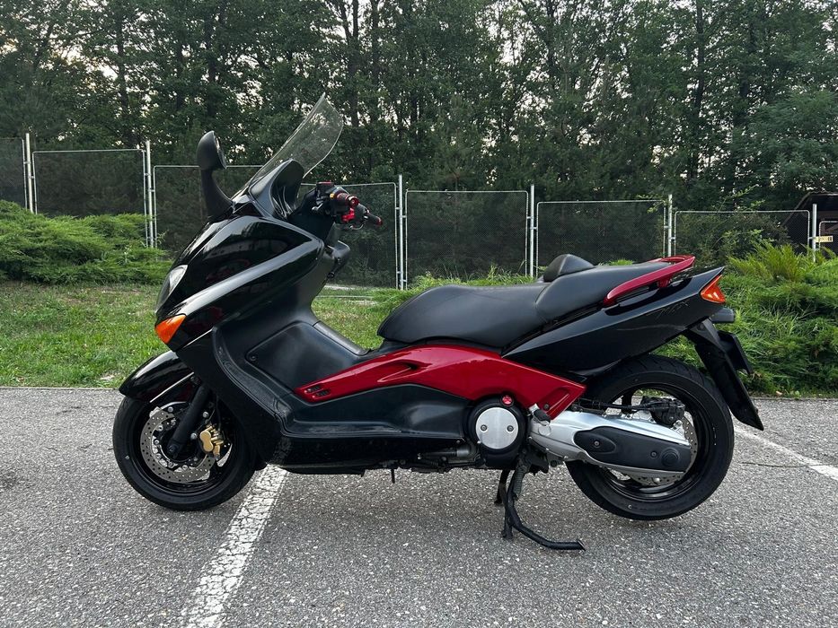 Vând sau Schimb Tmax cu enduro