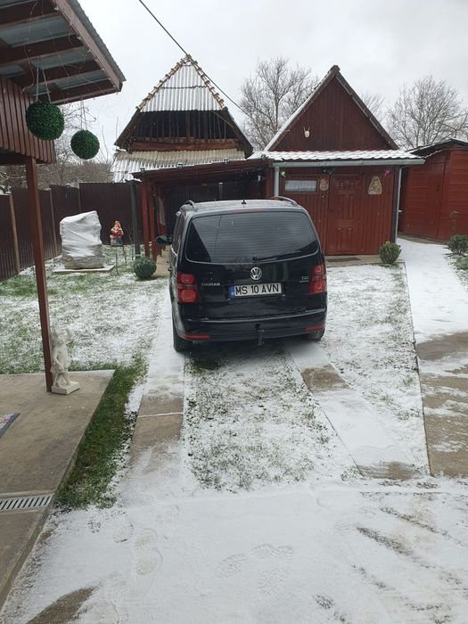 Vând Wolkzvagwn Touran  stare impecabila