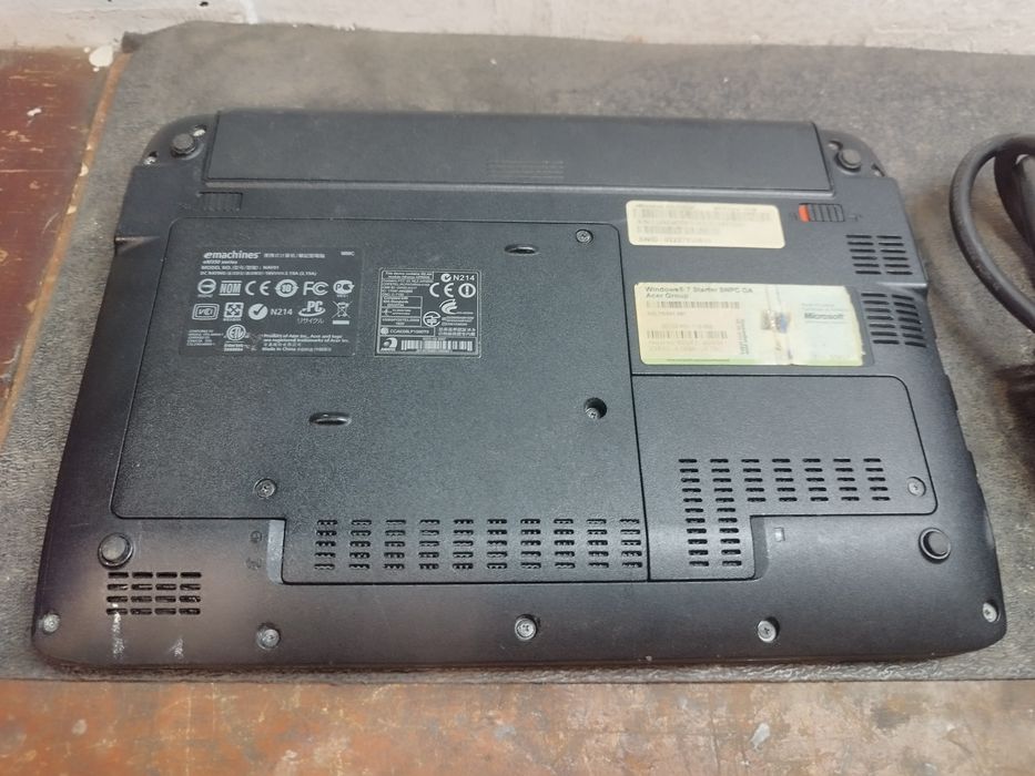 Minilaptop, notebook Emachines display 10"