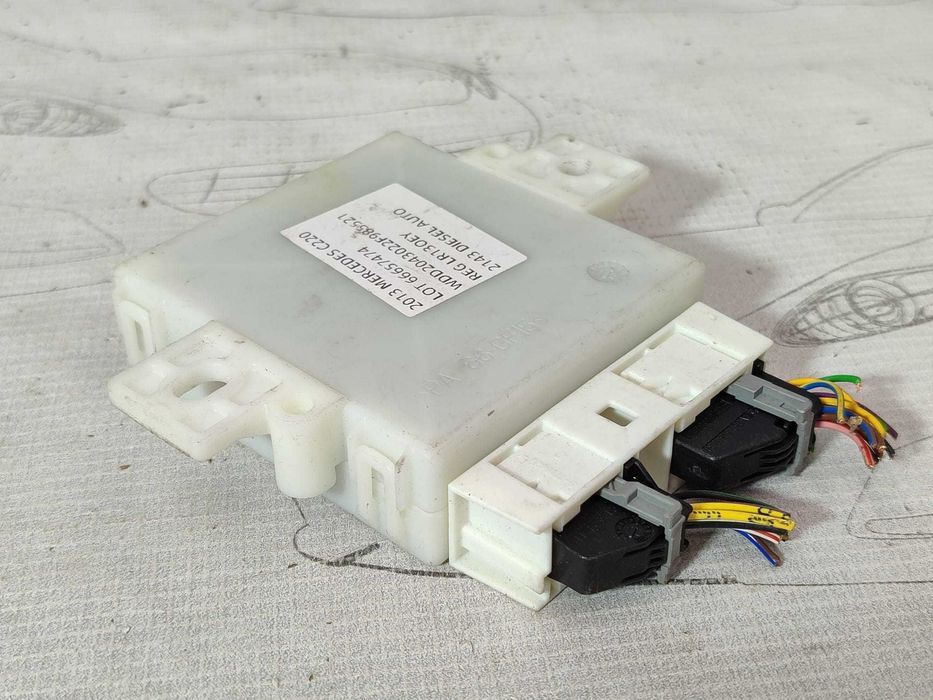 Modul senzori parcare Mercedes-Benz C-Class W204 COD: A2049004106 2013 / [2007-2014] / (5G3)