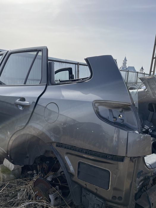 aripa stanga spate hyundai santa fe 2007