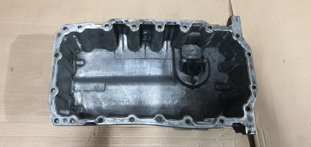 Baie ulei cu senzor 2.0 tdi BKD BKP BMR BMN BMM BMP golf 5 passat b6