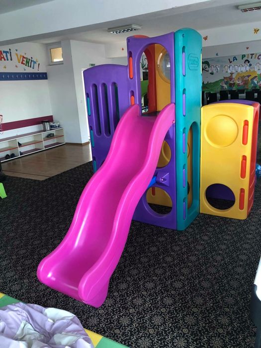 Tobogan , spațiu joacă