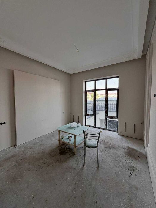 Алока махаллада зор ва файзли ховли сотилади