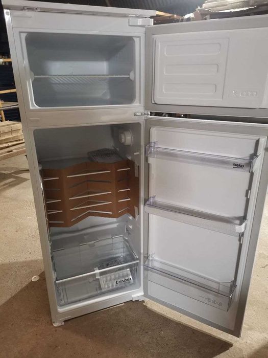 Хладилник за вграждане Beko BDSA250K4SN