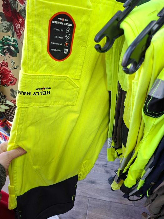 Работни дрехи...