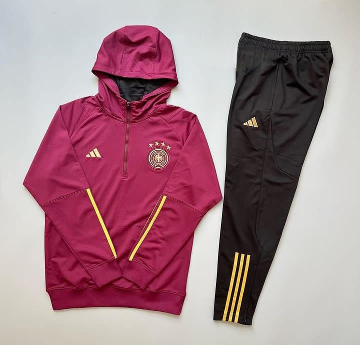 Продается спортивный костюм