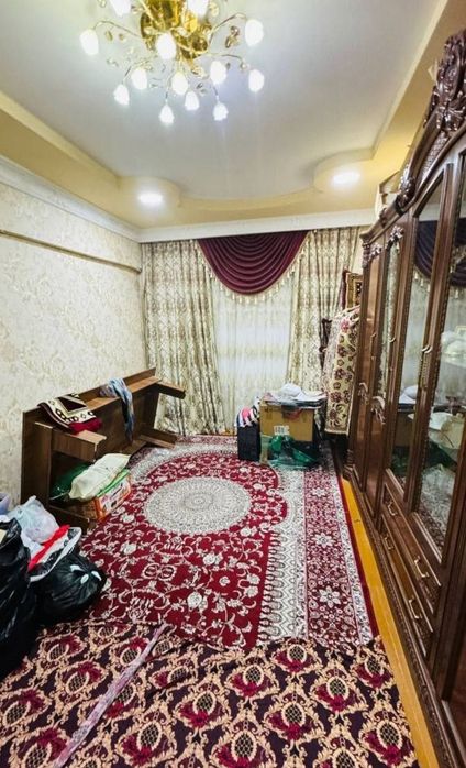3 xonali uyga 1ta oDam kerak , 1 ta xonaga 2 kishi turadi , yunusobod