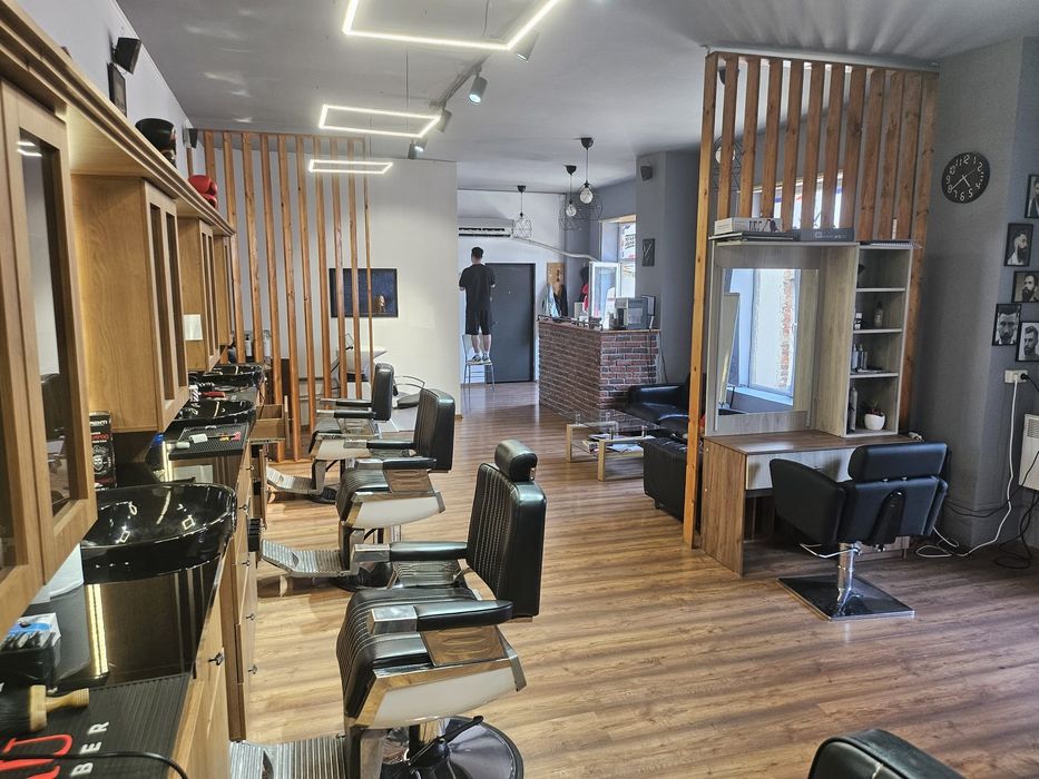 Spatiu comercial de închiriat - Vedere 2