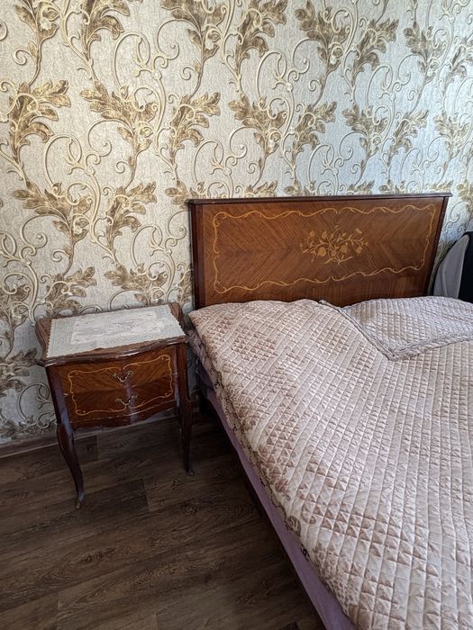 Продам кровать с тумбой
