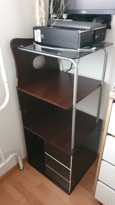 Продам Полку напольную