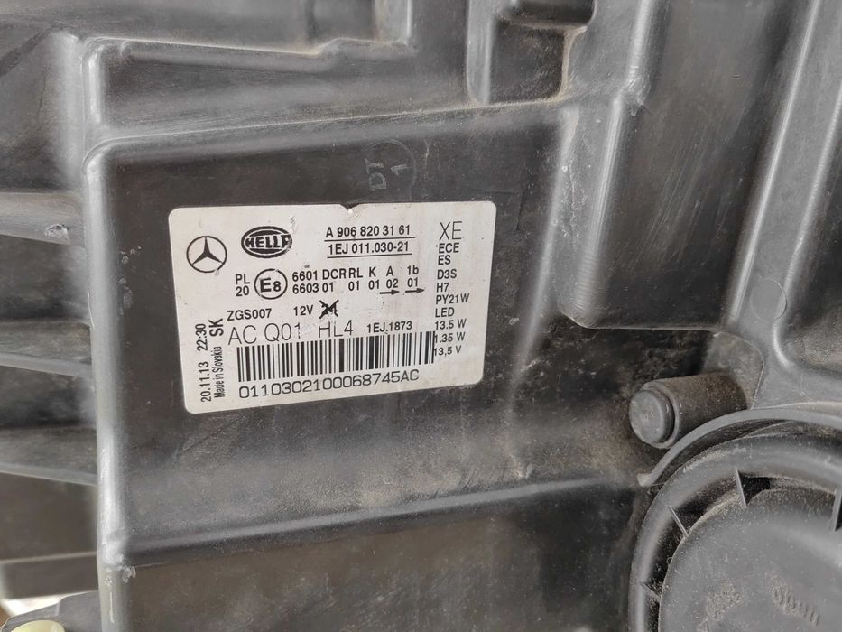 Фар Mercedes Sprinter W906 Bi-Xenon LED ляв / Фар Мерцедес Спринтер