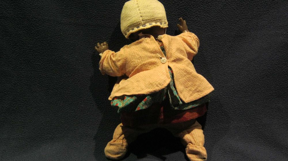 Papusa foarte veche,HORSMAN DOLLS,1969,negresa,cu marcaj si serie.
