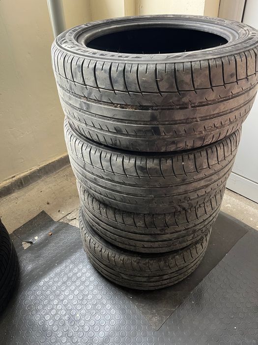 Продавам летни гуми 245/45R17