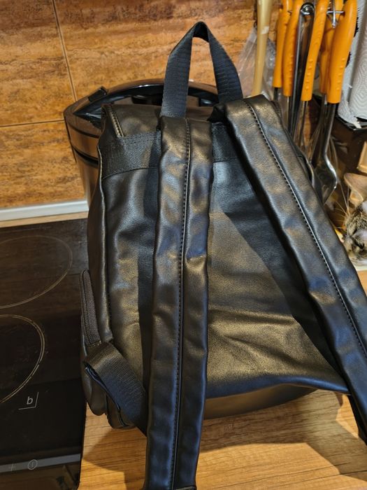 Раница от еко кожа