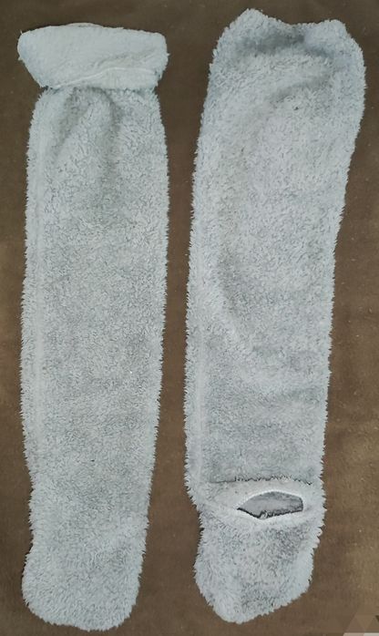 2 пояса согревающих и  эластичных. Гольфы высокие теплые.  Юнусабад