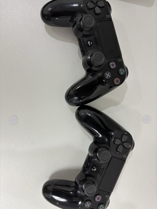 Продам приставку PS 4