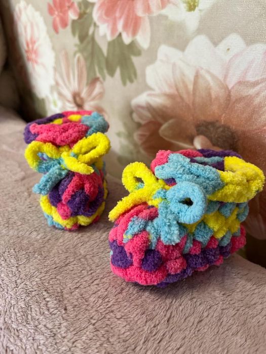 Детские вязаные пинетки