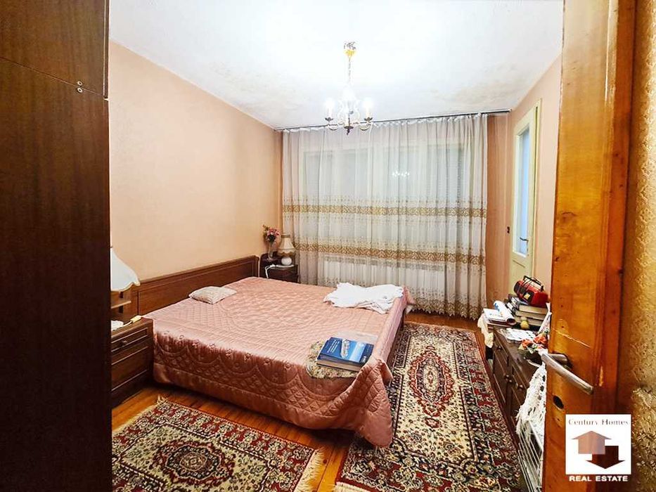 Продава се Четиристаен апартамент в Велико Търново, Център - 110 кв.м за 1814 €/кв.м - Снимка #8