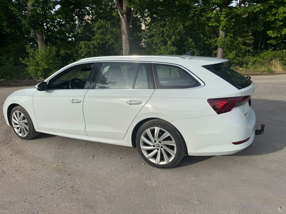 Skoda Octavia 2.0 Dsg an 2023 Matrix Masaj Head-Up camera  Memory
