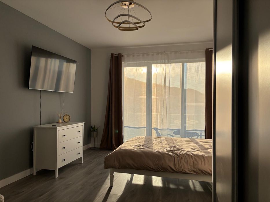 PROPRIETAR inchiriez apartament in Floresti str Teilor