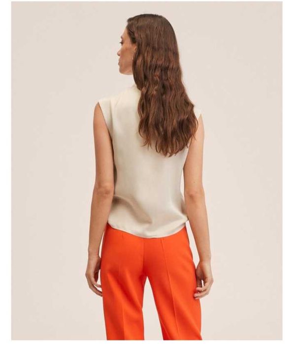 Елегантна блуза в екрю Mango