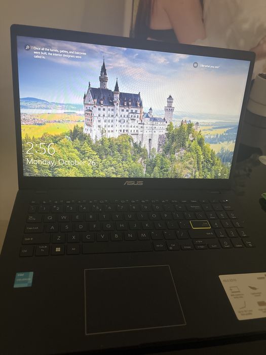 Laptop Asus E510 nou