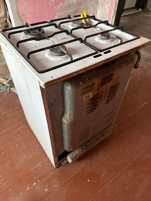 Оддаем бесплатно газовую плиту