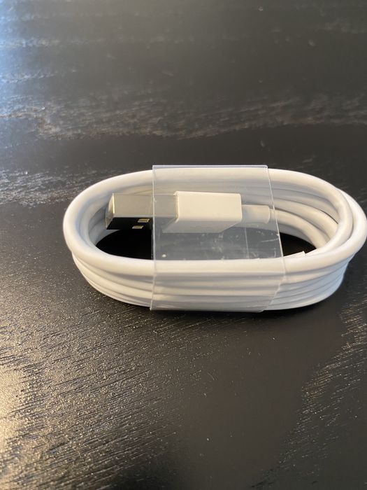 Cablu iphone………..