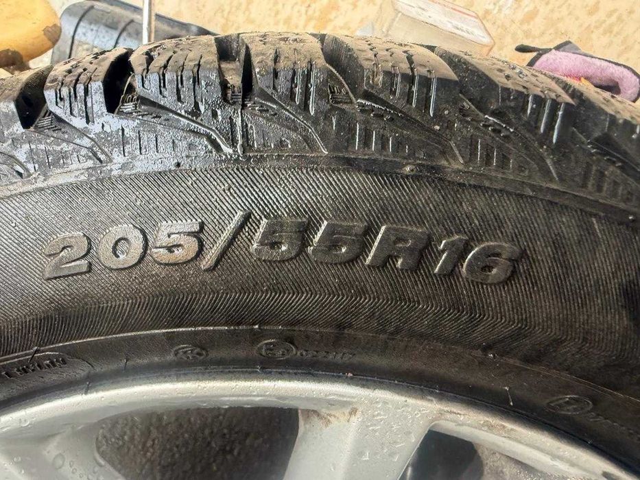 Продам зимние шины с дисками