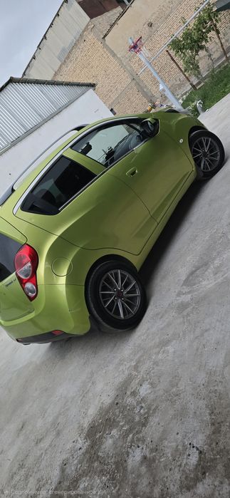 Продаётся Spark Chevrolet  2015 автомат